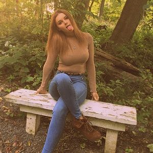 Meet your Posher, Ariana